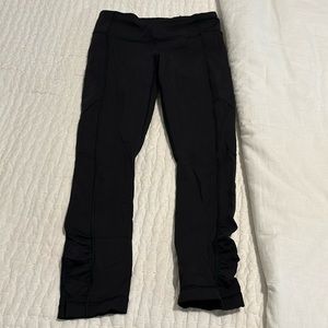Lulu leggings with ruched bottoms